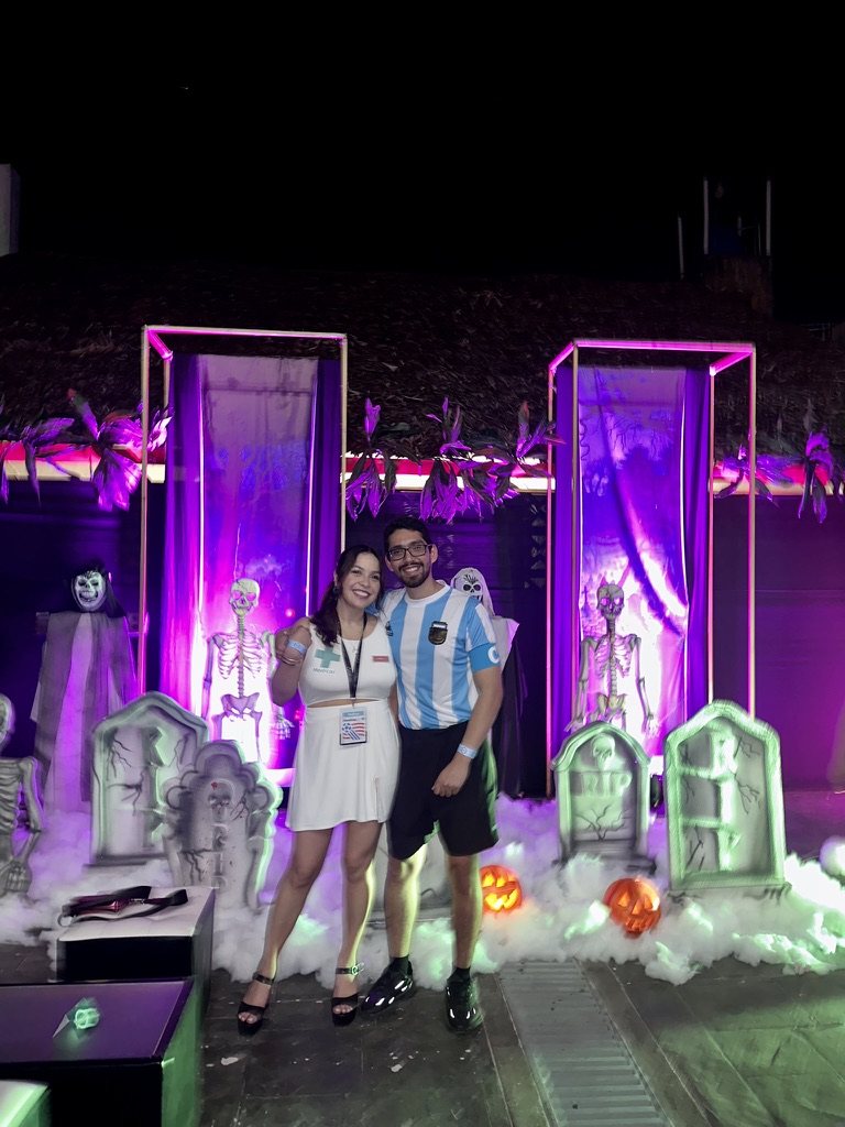 Valeria y Gerald durante un viaje