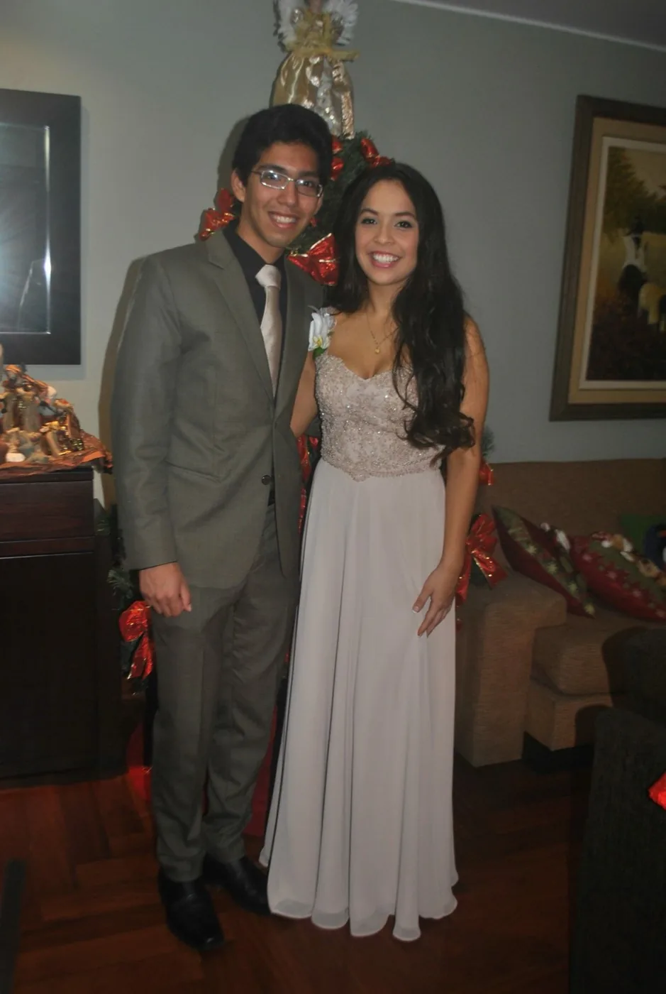 Valeria y Gerald previos a la fiesta de PROM