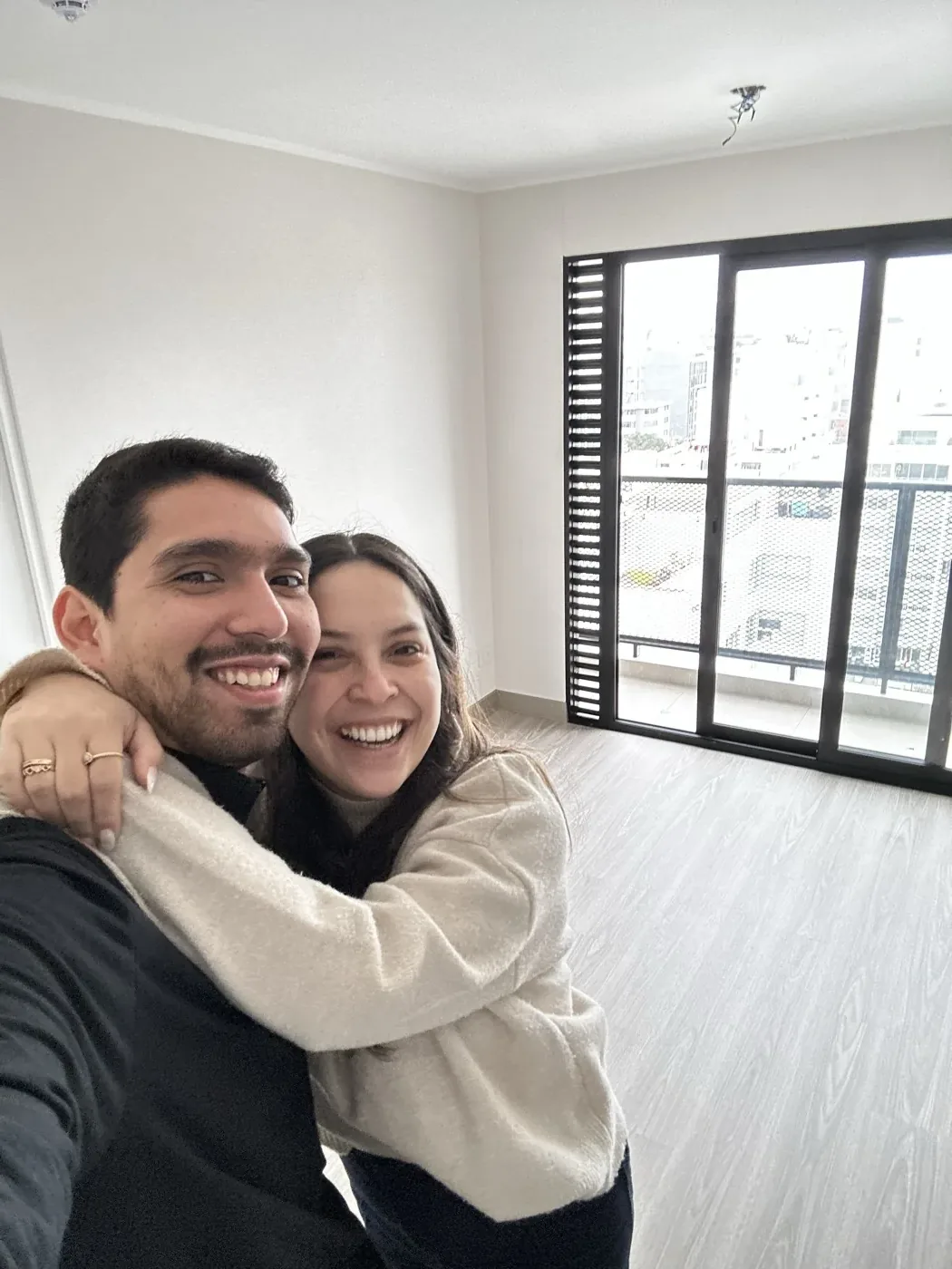 Selfie de Valeria y Gerald en su nuevo hogar