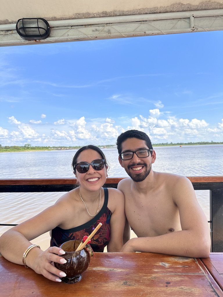 Valeria y Gerald en Iquitos
