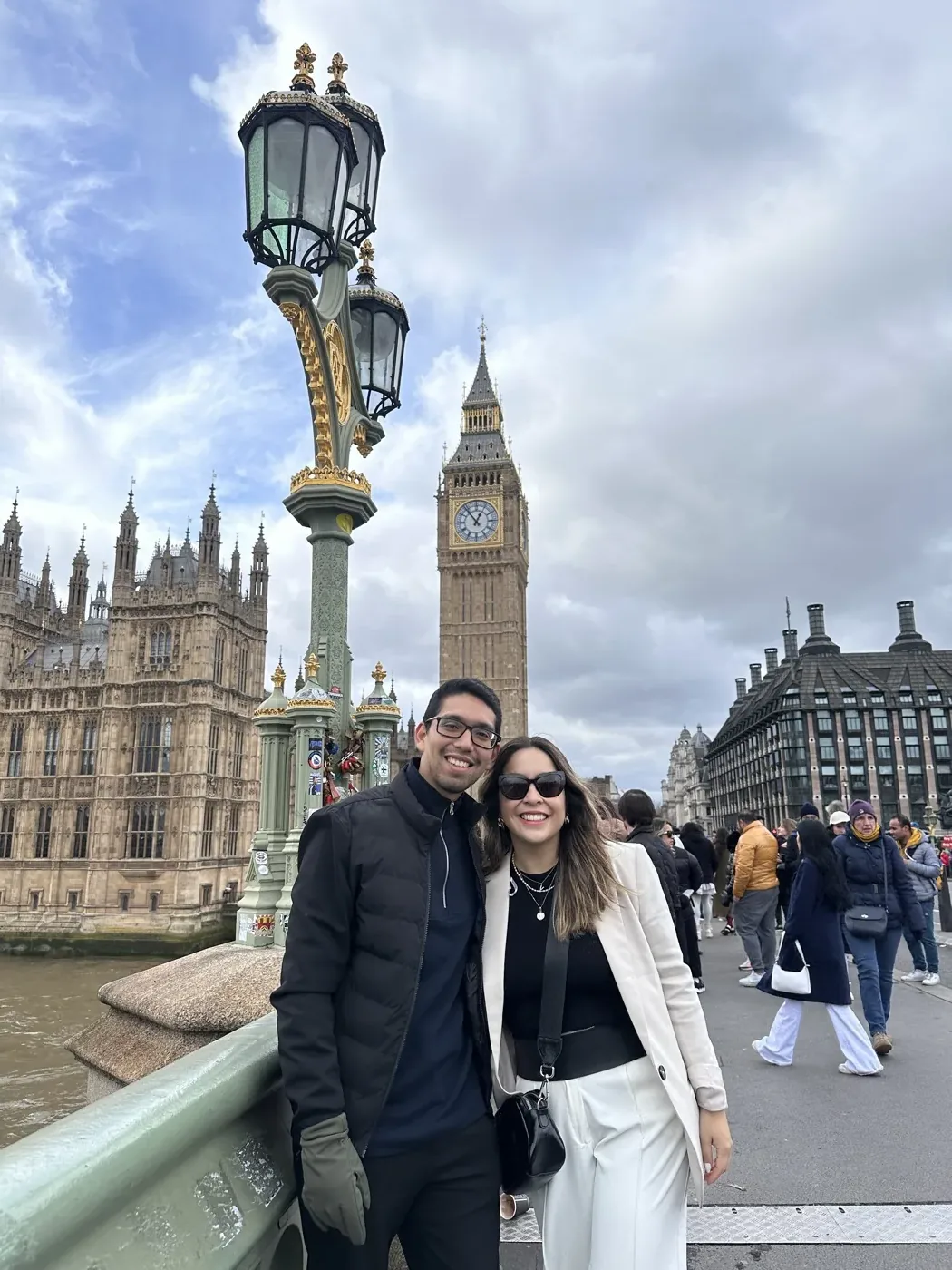 Valeria y Gerald frente al Big Ben